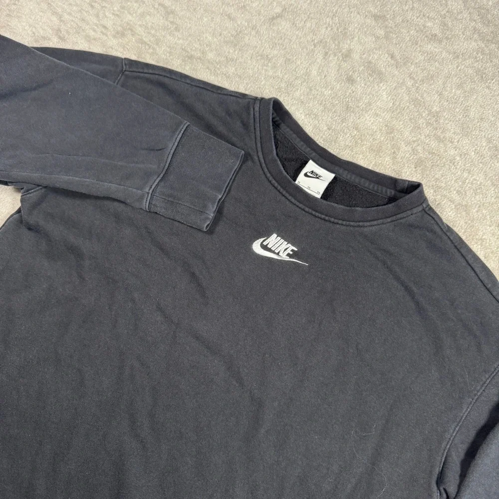 Nike Sweatshirt Mens XL Black Club‎ Fleece Crew Neck Embroidered Logo Pullover